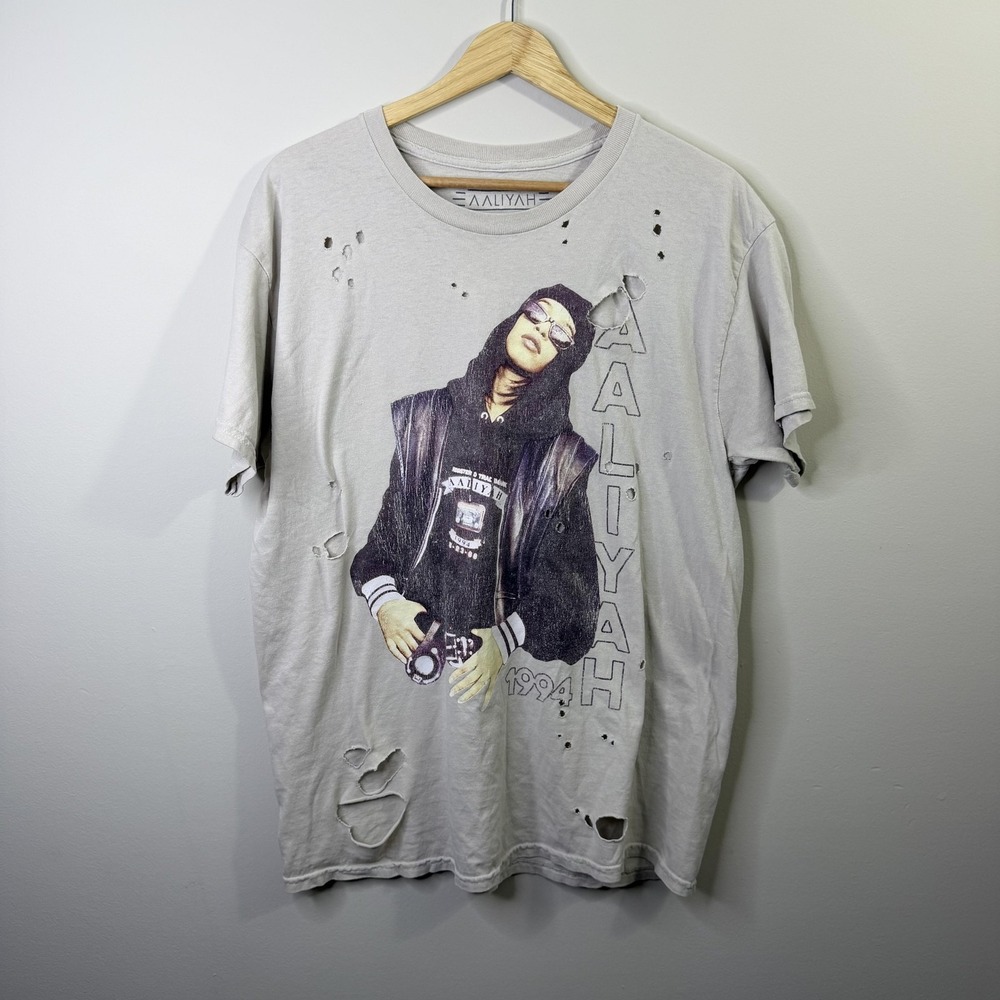 Aaliyah Goodie Two Sleeves Shirt Mens Medium Gray 1994 Graphic Tee Music